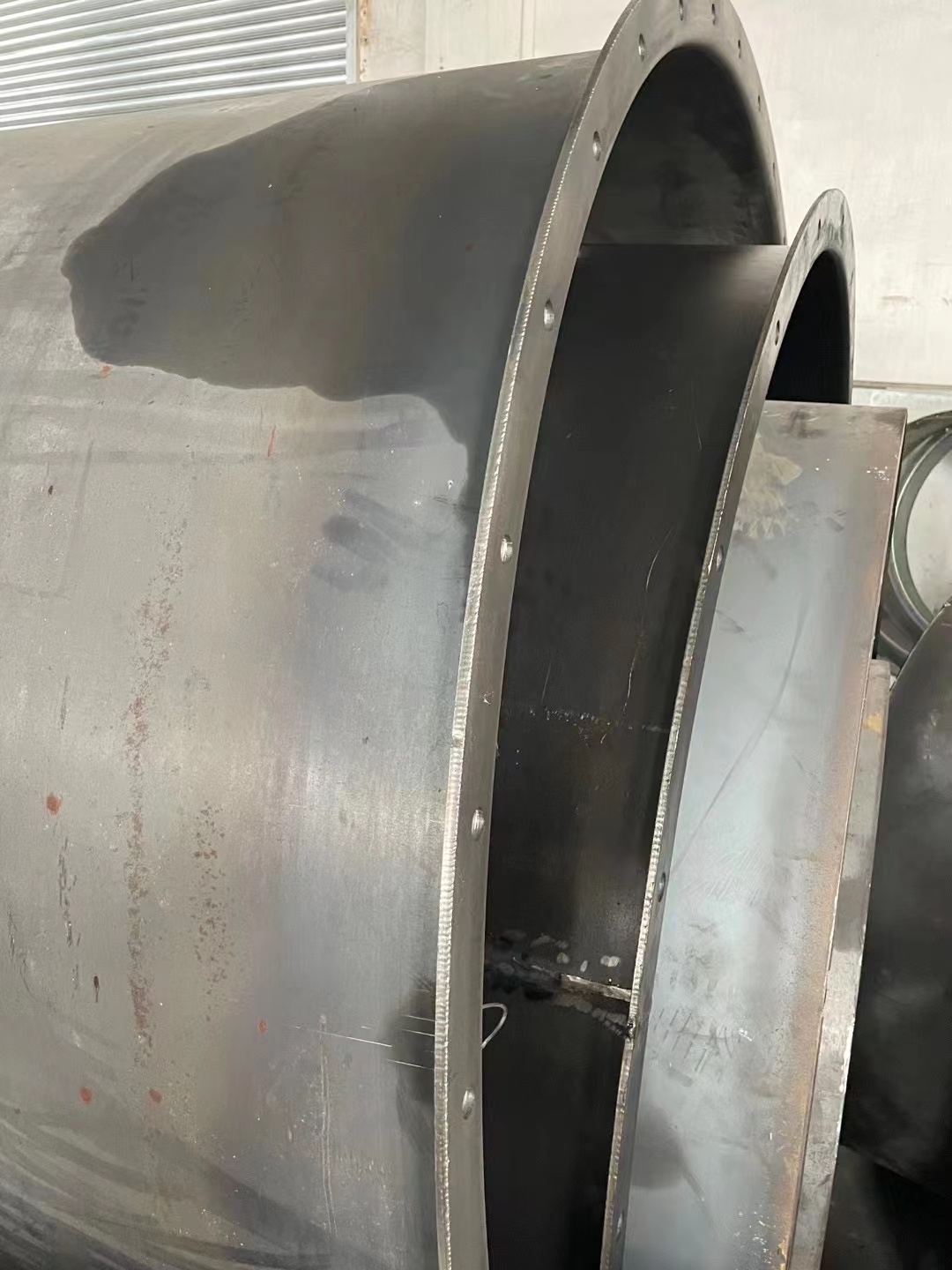 自動翻(fan)邊沖孔機 風(fēng)機風筒夾翻(fan)邊 大直徑厚(hou)闆法蘭